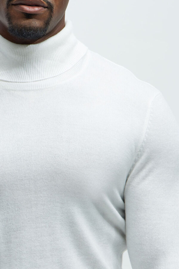 11-19-24_S7_76_1TACR1004S_OffWhite_P_CZ_DJ_13-44-10_43976_CM DeAngelo Turtleneck Sweater